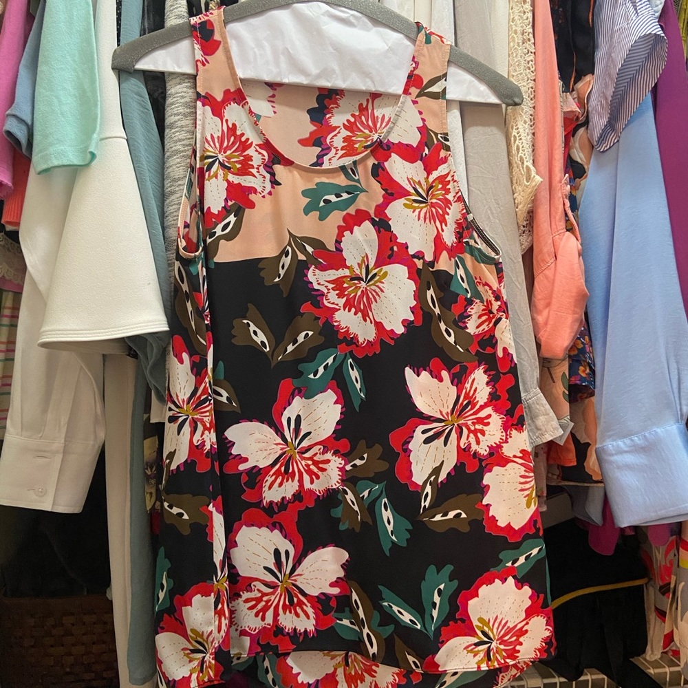Cabi Hibiscus top XS Like New